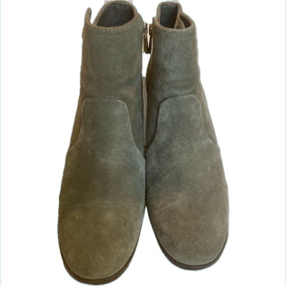 Tory Burch Ankle Booties - Suede. Olive green for Fall. Like new. Size 9 - Picture 5 of 7